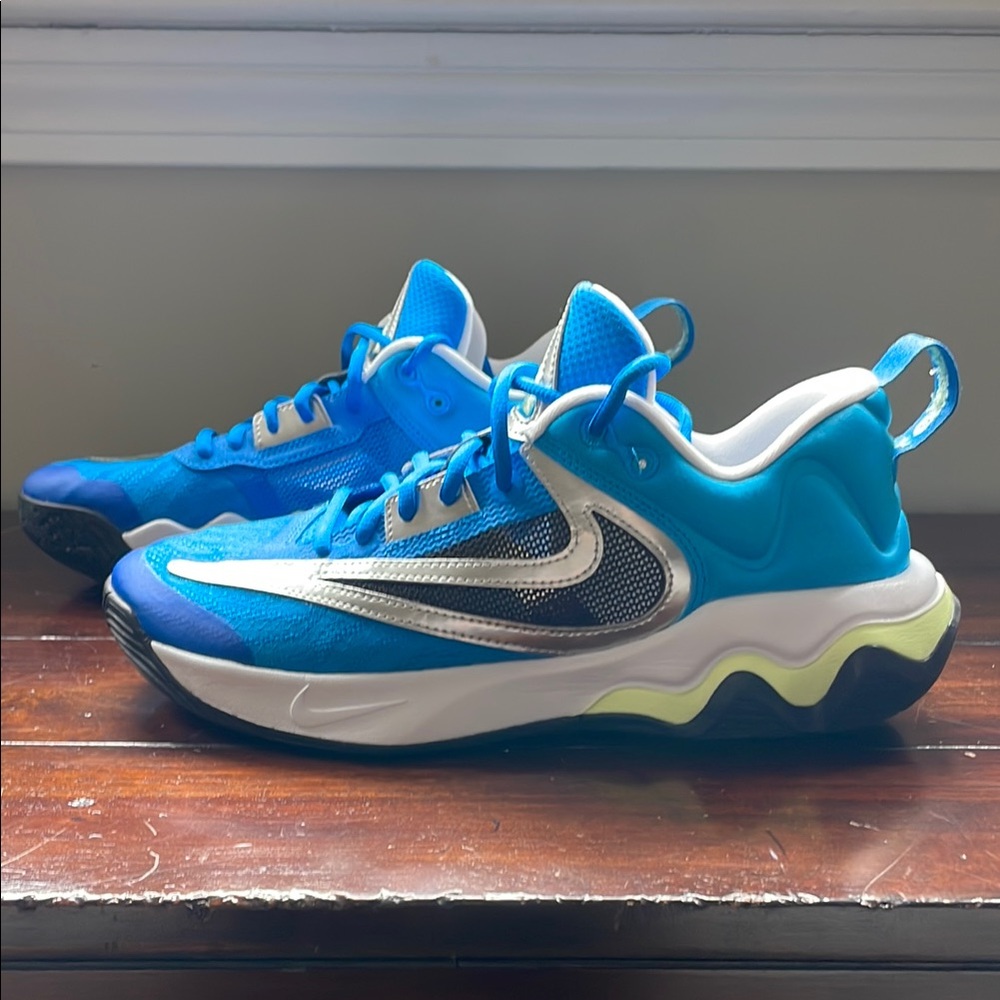 Nike Giannis Immortality 3 Basketball Sneakers (men’s size 8.5)